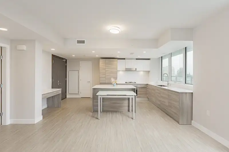 707 6533 BUSWELL STREET - photo 3 of 22