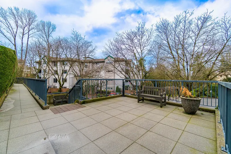 303 2943 NELSON PLACE - photo 4 of 25