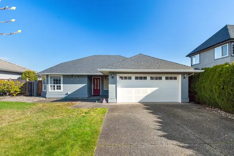1071 KING GEORGE BOULEVARD - photo 2 of 24