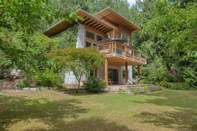 1111 EMERY ROAD - photo 1 of 40