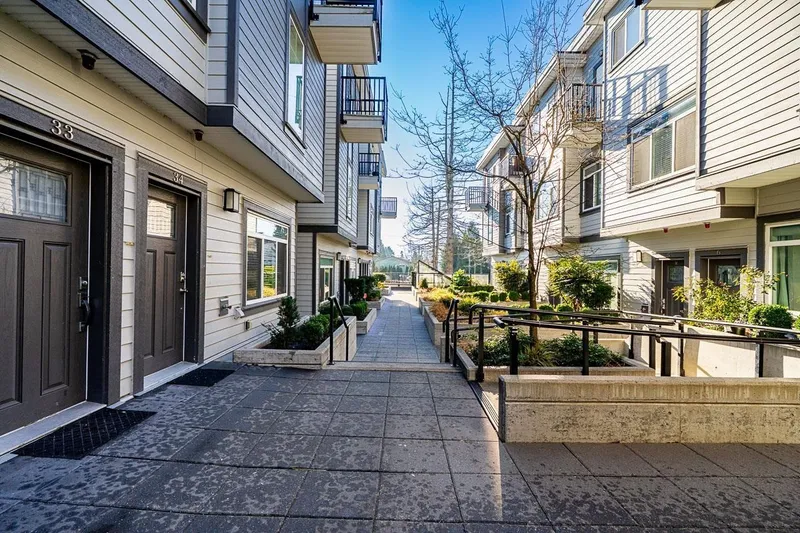 7 7247 140 STREET - photo 3 of 25