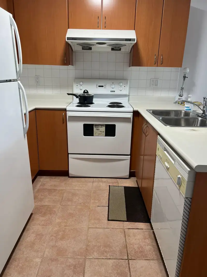 208 6991 VICTORIA DRIVE - photo 4 of 15