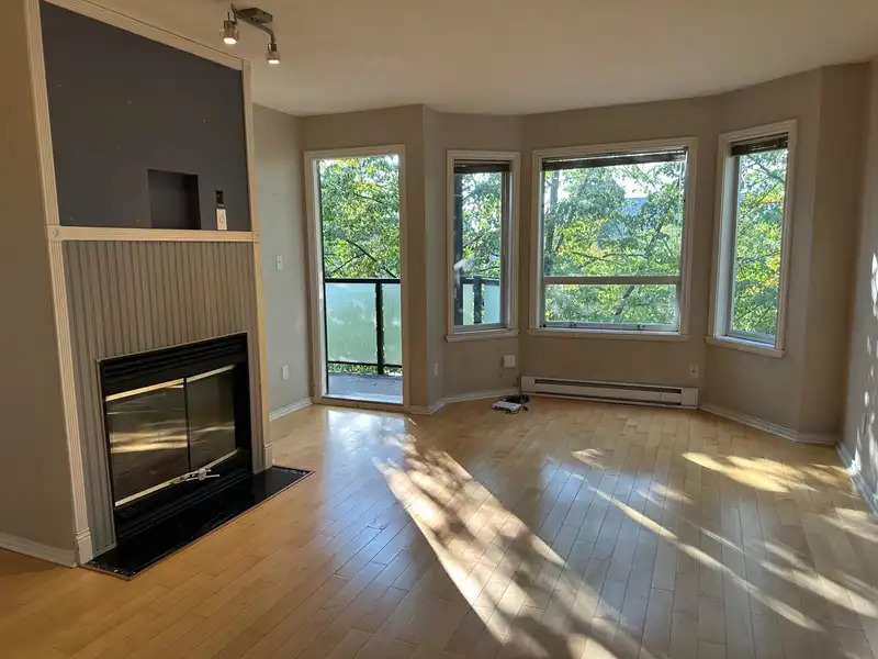 303 175 W 4TH STREET - photo 4 of 21