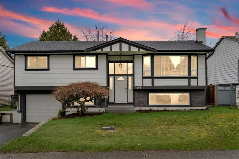 11409 75A AVENUE - photo 2 of 40