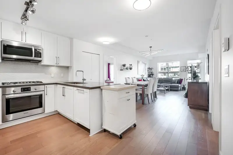 411 10177 RIVER DRIVE - photo 1 of 23