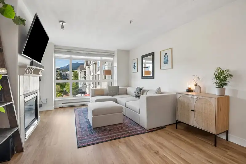 3122 ST JOHNS STREET - photo 2 of 40