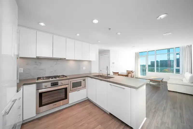1501 7328 GOLLNER AVENUE - photo 4 of 19