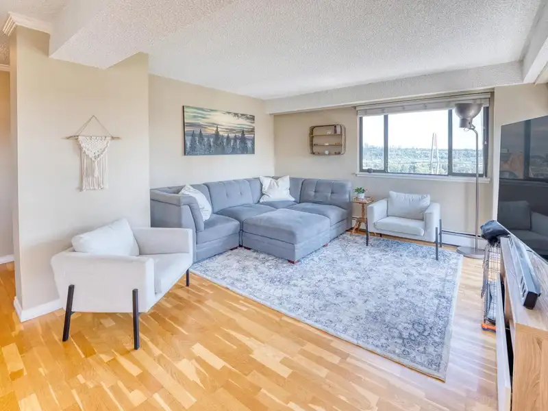 1003 47 AGNES STREET - photo 2 of 26