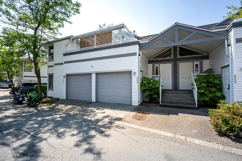 222 13895 102 AVENUE - photo 4 of 27