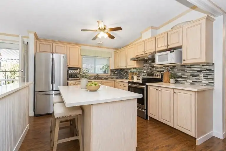 14 2035 MARTENS STREET - photo 3 of 19
