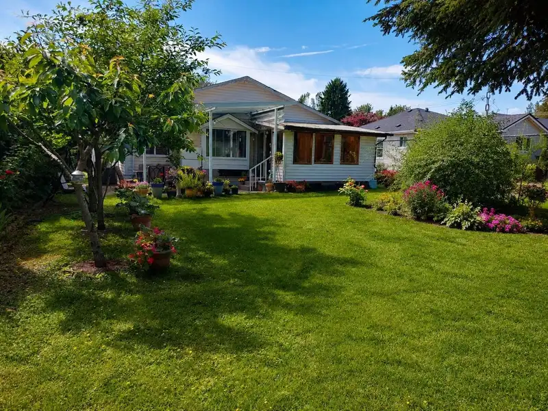 7566 DUNSMUIR STREET - photo 1 of 40