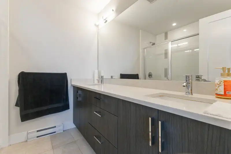 405 32838 VENTURA AVENUE - photo 4 of 35