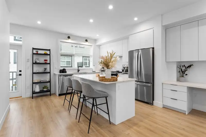 25 19255 ALOHA DRIVE - photo 2 of 25