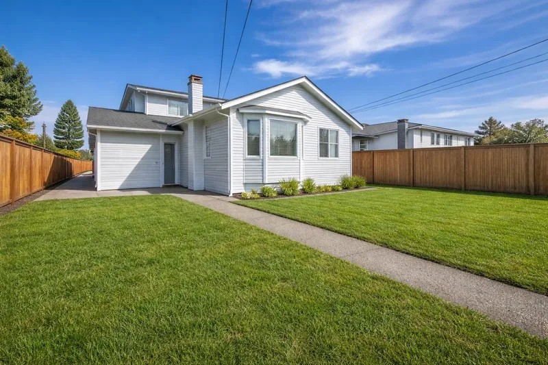 14251 72ND AVENUE - photo 1 of 25