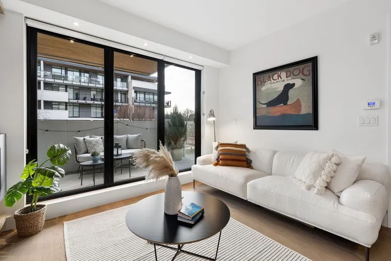 205 5089 QUEBEC STREET - photo 2 of 25