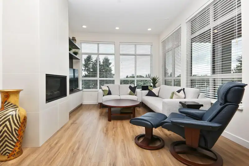 503 33540 MAYFAIR AVENUE - photo 3 of 20