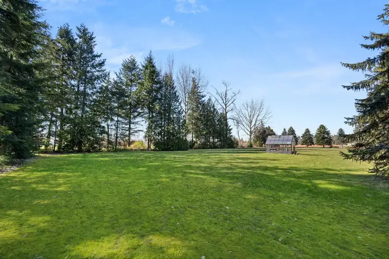 23985 72 AVENUE - photo 4 of 40