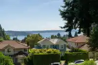 1371 MATHERS AVENUE - thumbnail 1