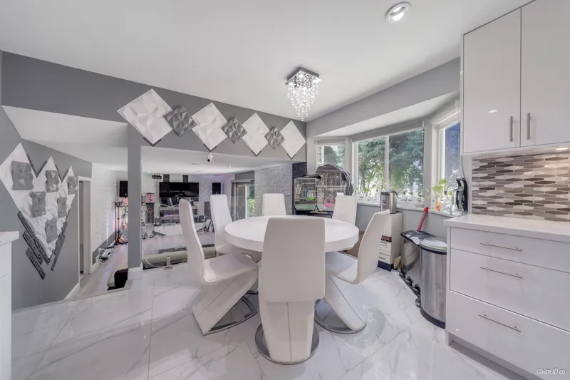 6841 142A STREET - photo 3 of 25