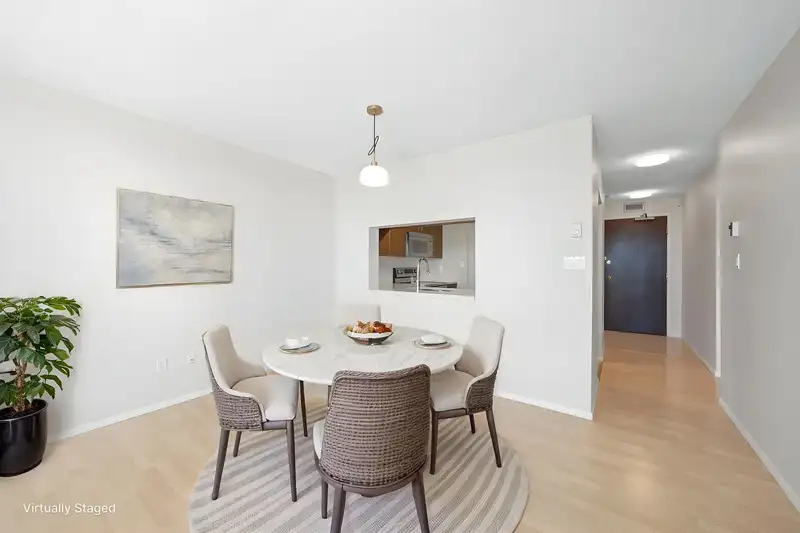 701 7500 GRANVILLE AVENUE - photo 3 of 27