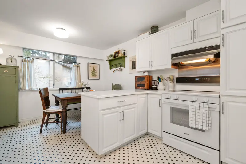 5896 CARTER ROAD - photo 3 of 25