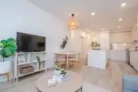 201 1892 STARLING DRIVE - thumbnail 8
