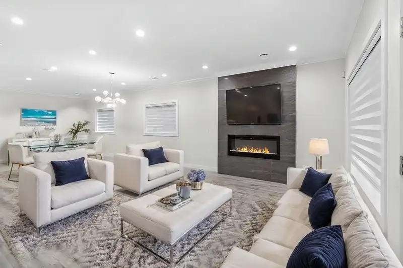 211 HAMPTON STREET - photo 3 of 20