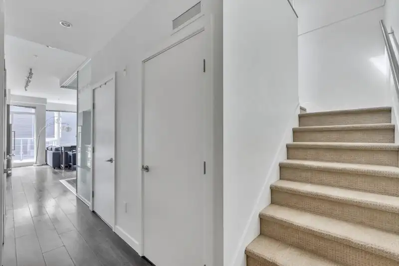 721 384 E 1ST AVENUE - photo 3 of 28