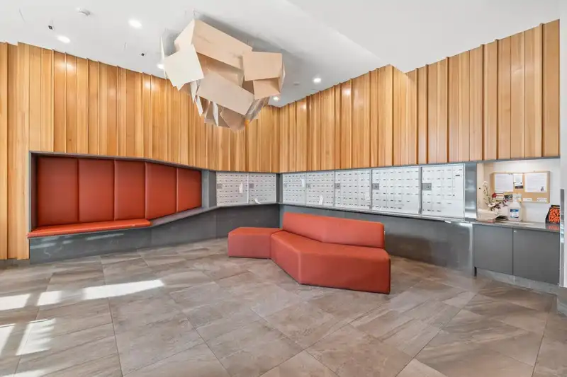 1711 285 E 10 AVENUE - photo 4 of 40