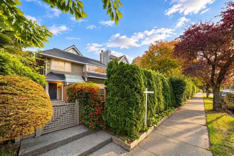 1919 CREELMAN AVENUE - photo 1 of 13