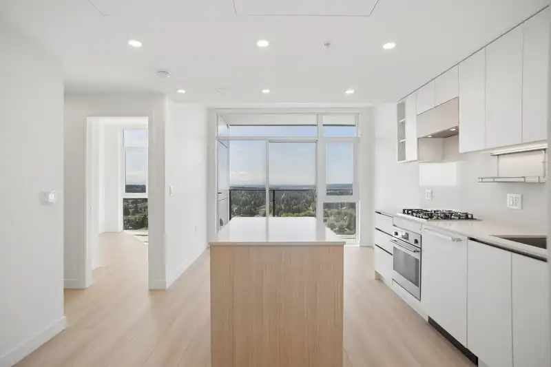 2305 13573 98A AVENUE - photo 1 of 14