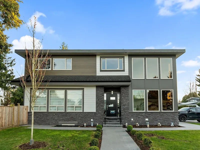 8144 116A STREET - photo 2 of 25