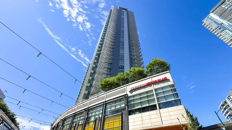 3608 488 SW MARINE DRIVE - photo 1 of 20