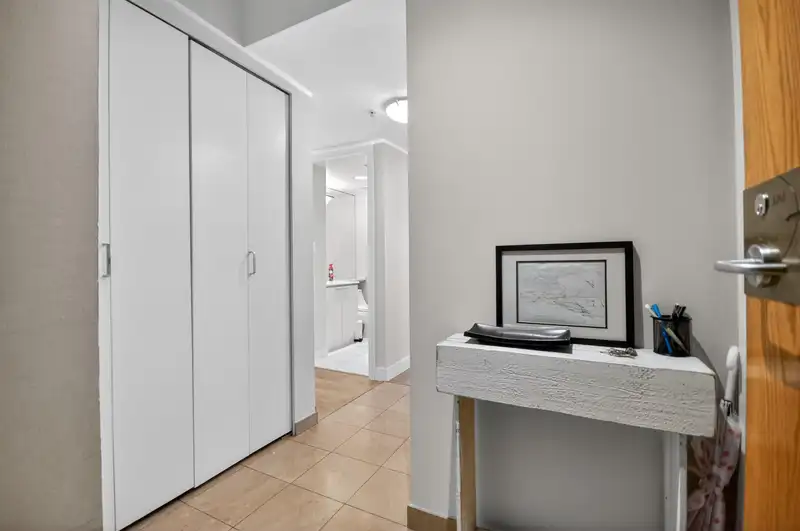 2205 1200 ALBERNI STREET - photo 2 of 28