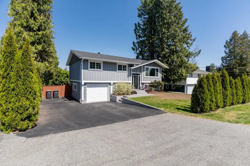 26933 28B AVENUE - photo 2 of 36