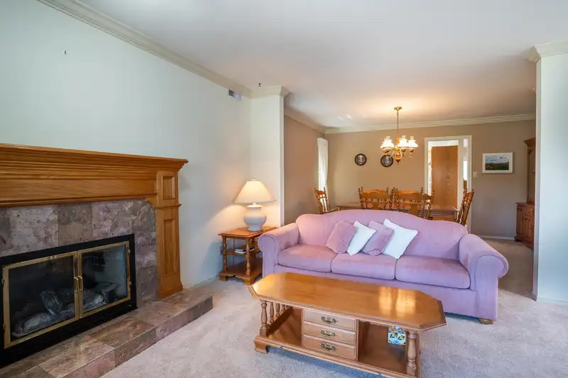 6630 LONDON LANE - photo 3 of 23