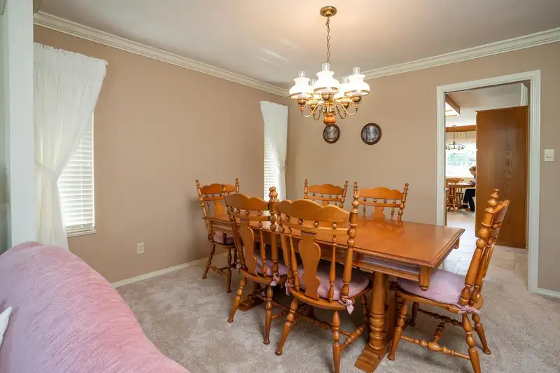 6630 LONDON LANE - photo 4 of 23