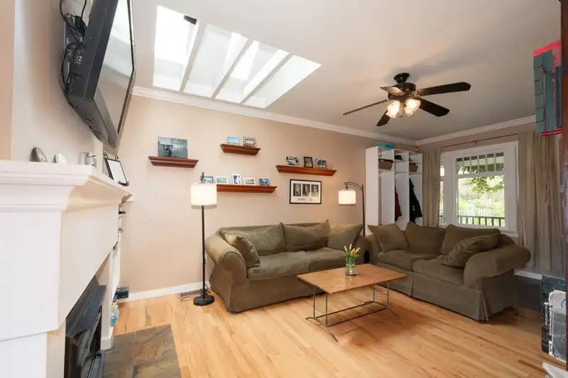 2815 YALE STREET - photo 4 of 40