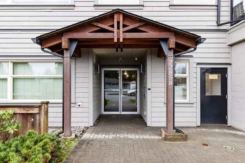 305 22858 LOUGHEED HIGHWAY - photo 4 of 26