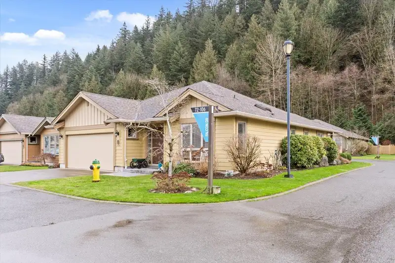 72 46000 THOMAS ROAD - photo 2 of 35