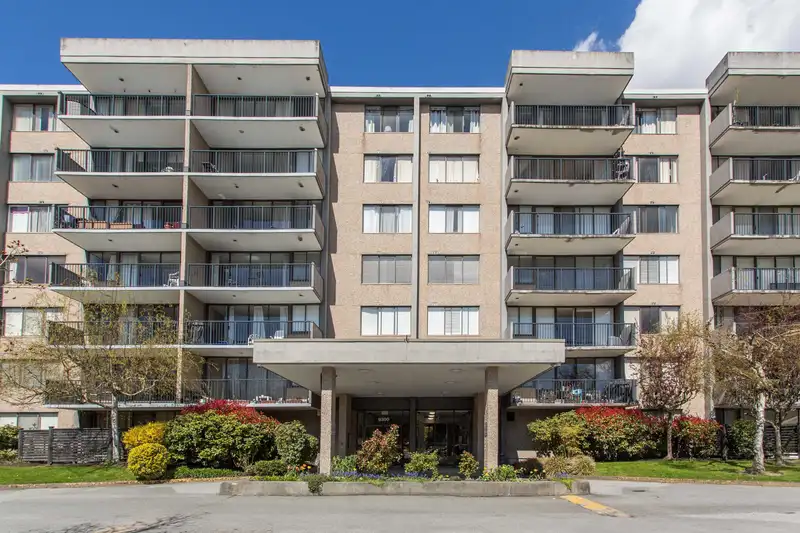 209 9300 PARKSVILLE DRIVE - photo 1 of 28