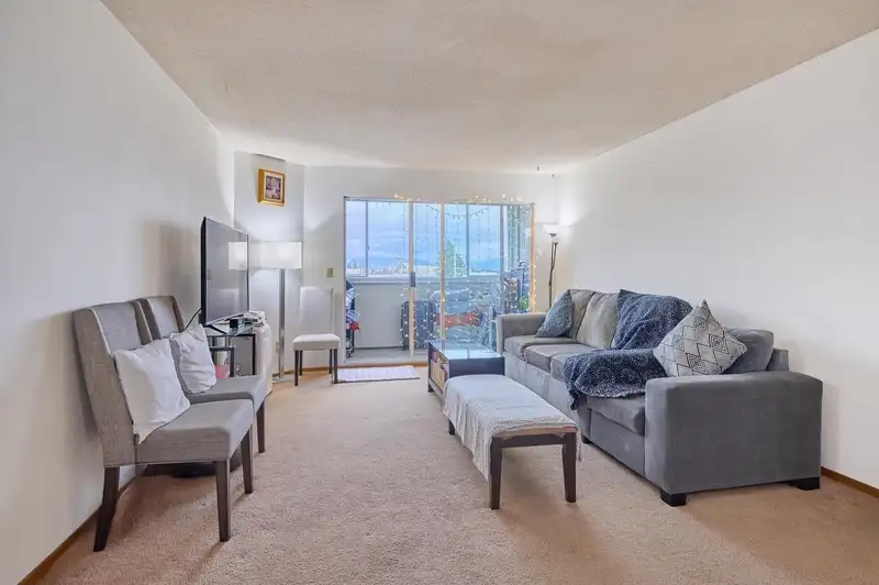 311 7175 134 STREET - photo 3 of 22