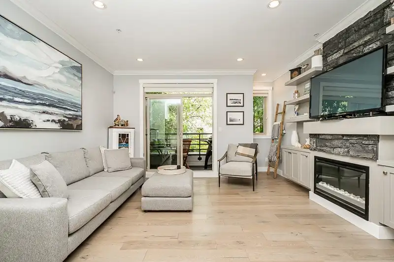 3 15118 THRIFT AVENUE - photo 1 of 34