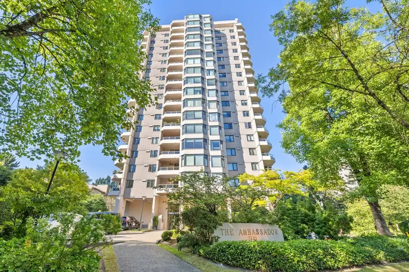 904 7321 HALIFAX STREET - photo 1 of 30