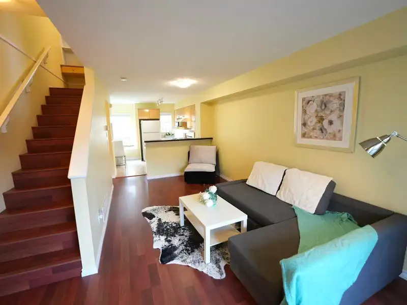 2 7100 LYNNWOOD DRIVE - photo 3 of 16