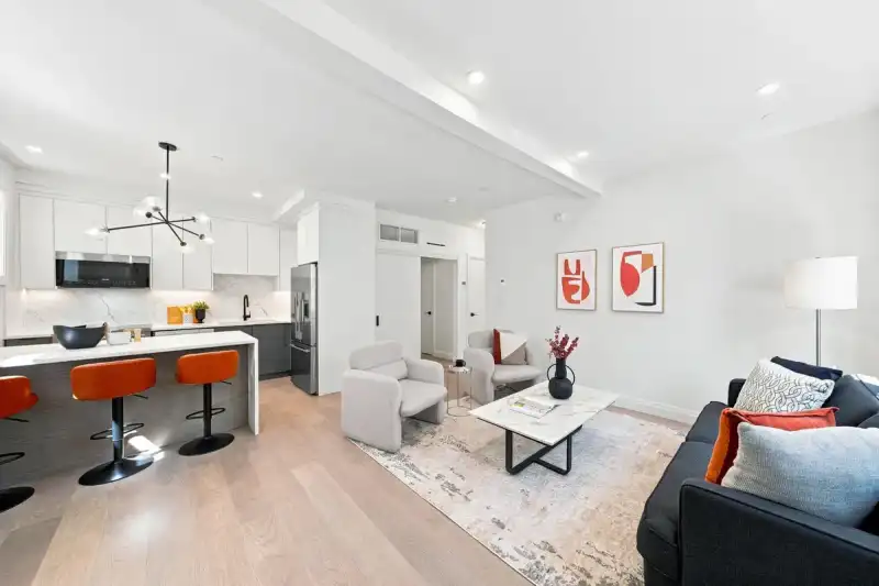 6170 GRANVILLE STREET - photo 1 of 39