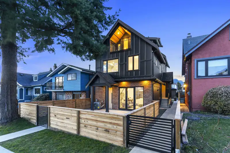 2551 TRIUMPH STREET - photo 1 of 30
