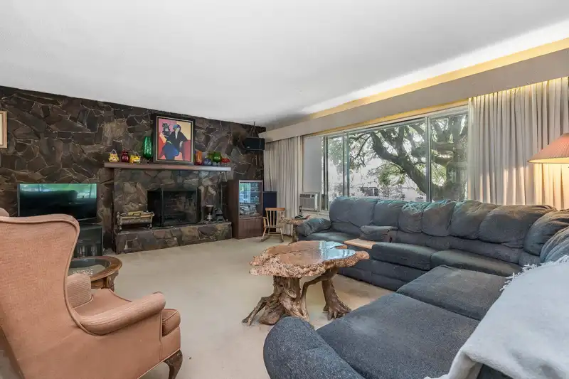 2141 WARE STREET - photo 3 of 40
