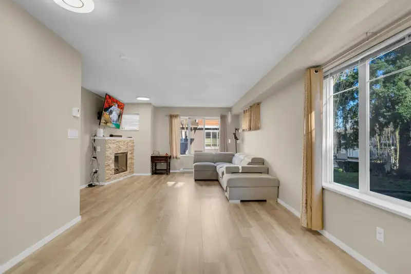90 15155 62A AVENUE - photo 4 of 40