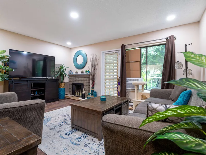 914 10620 150 STREET - photo 3 of 22